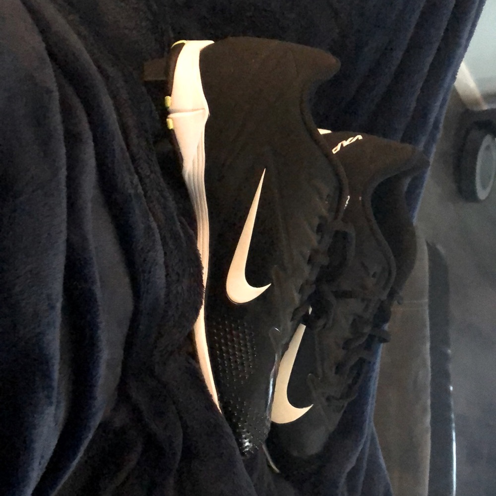 Men's Nike Vapor cleats. Brand new. Size 8.